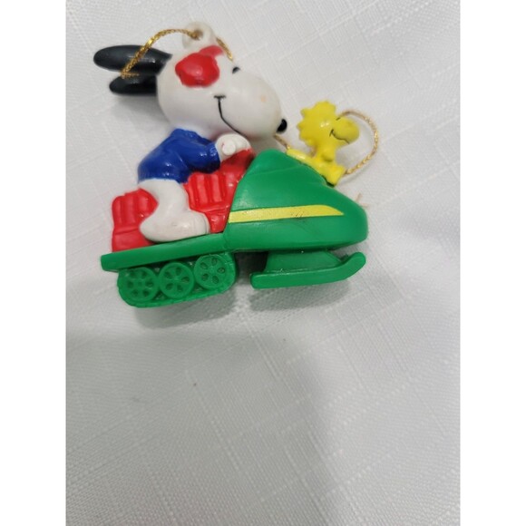 Vintage Peanuts Snoopy With Woodstock Green Snowmobile Ornament - Picture 2 of 7